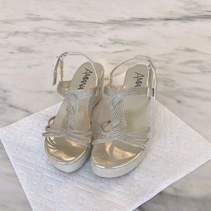 Amiana girls platform gold sandals size 36 (approx big girls size 4)
